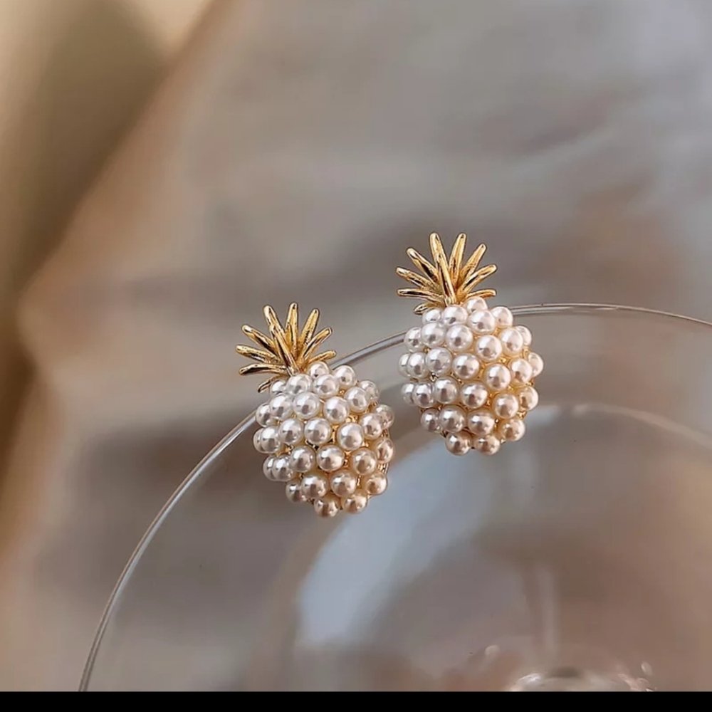 New Ladies Gold Earrings Pineapple Pearl Stud